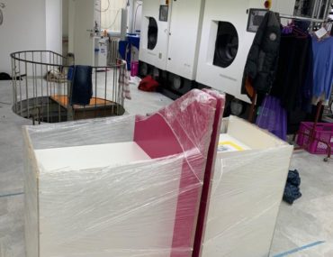 Wiederaufbau die Theke entsteht